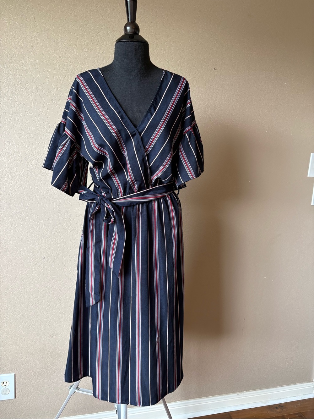 Mittoshop Dress V Neck Black Maroon Stripe SZ M Short Sleeve Belted